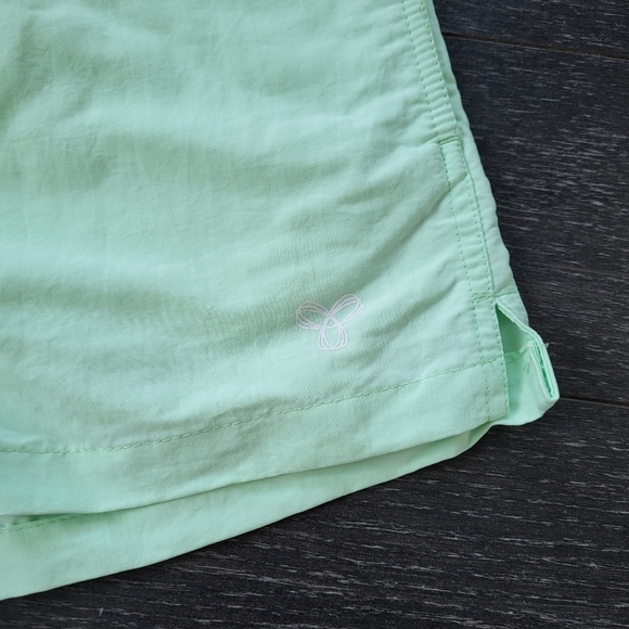 Aritzia TNA Fresh Mint Green Size S Shorts - Picture 3 of 6